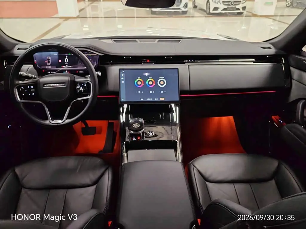 Land Rover Range Rover Sport 2024 — Фото 11/15