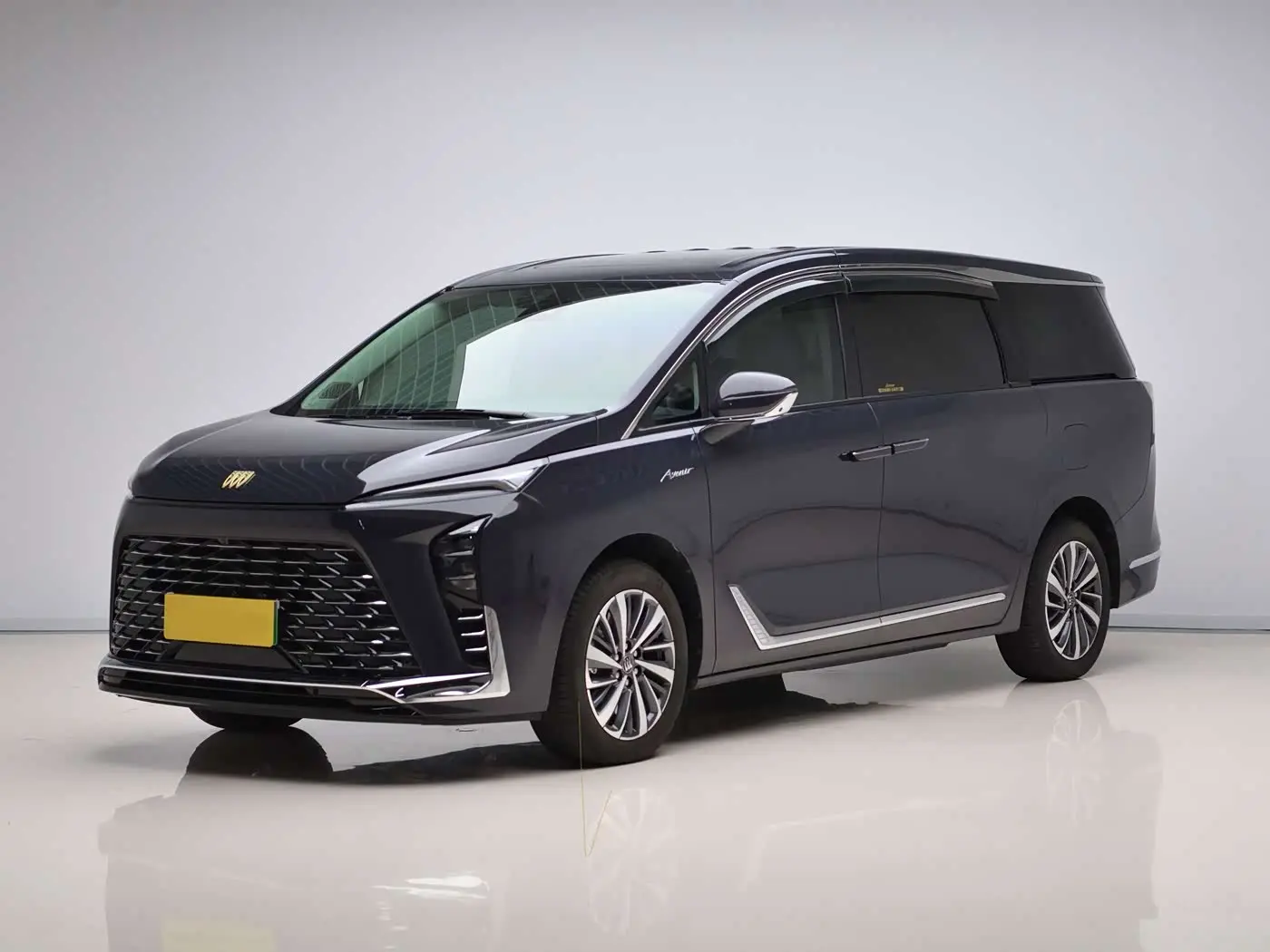 Buick GL8 New Energy 2025 — Photo 1/20