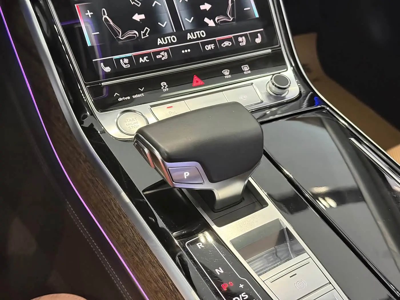 Audi A8 2019 — Фото 9/19