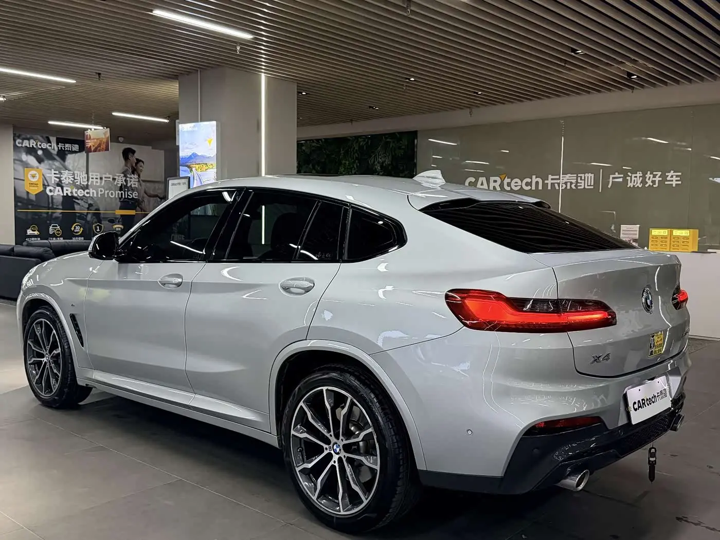 BMW X4 2020 — Фото 3/9