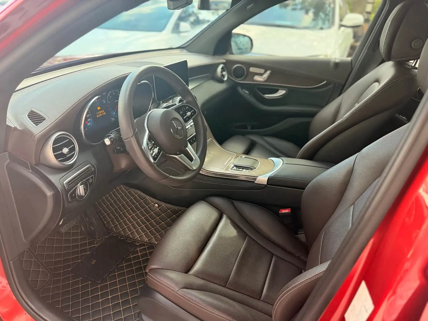 Mercedes-Benz GLC 2019 — Фото 13/20