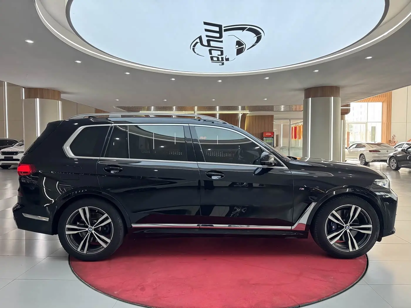 BMW X7 2019 — Фото 4/20