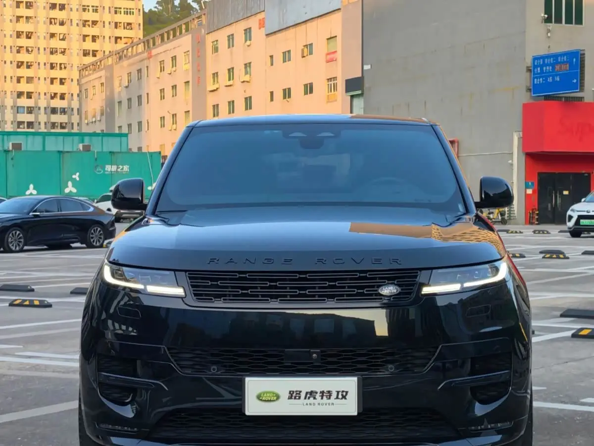 Land Rover Range Rover Sport 2023 — Фото 2/13