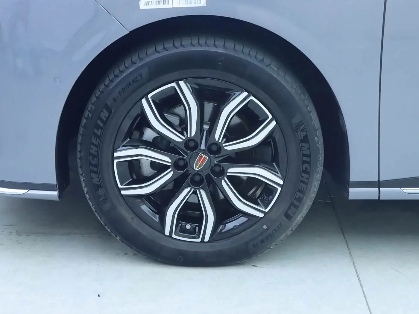 Hongqi HQ9 2025 — ფოტო 4/20