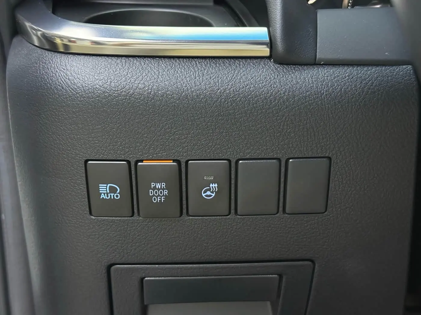 Toyota Alphard 2020 — Photo 11/20