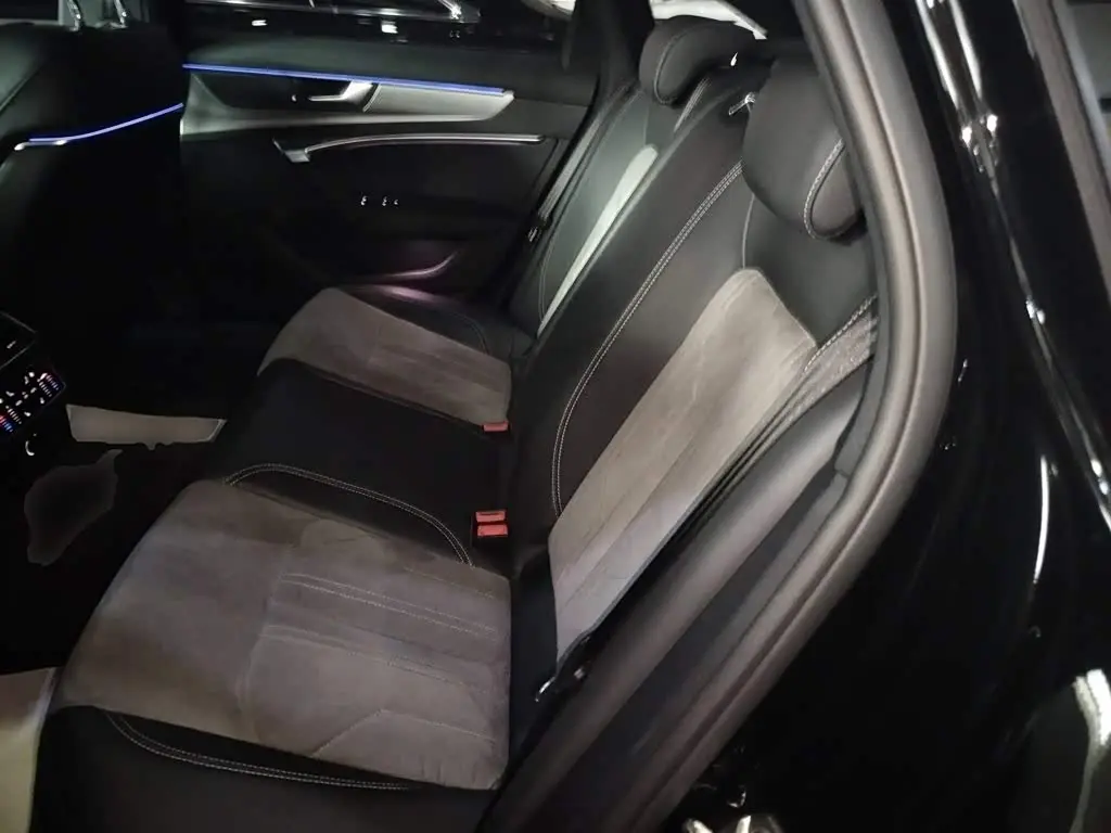 Audi A6L 2022 — ფოტო 13/20