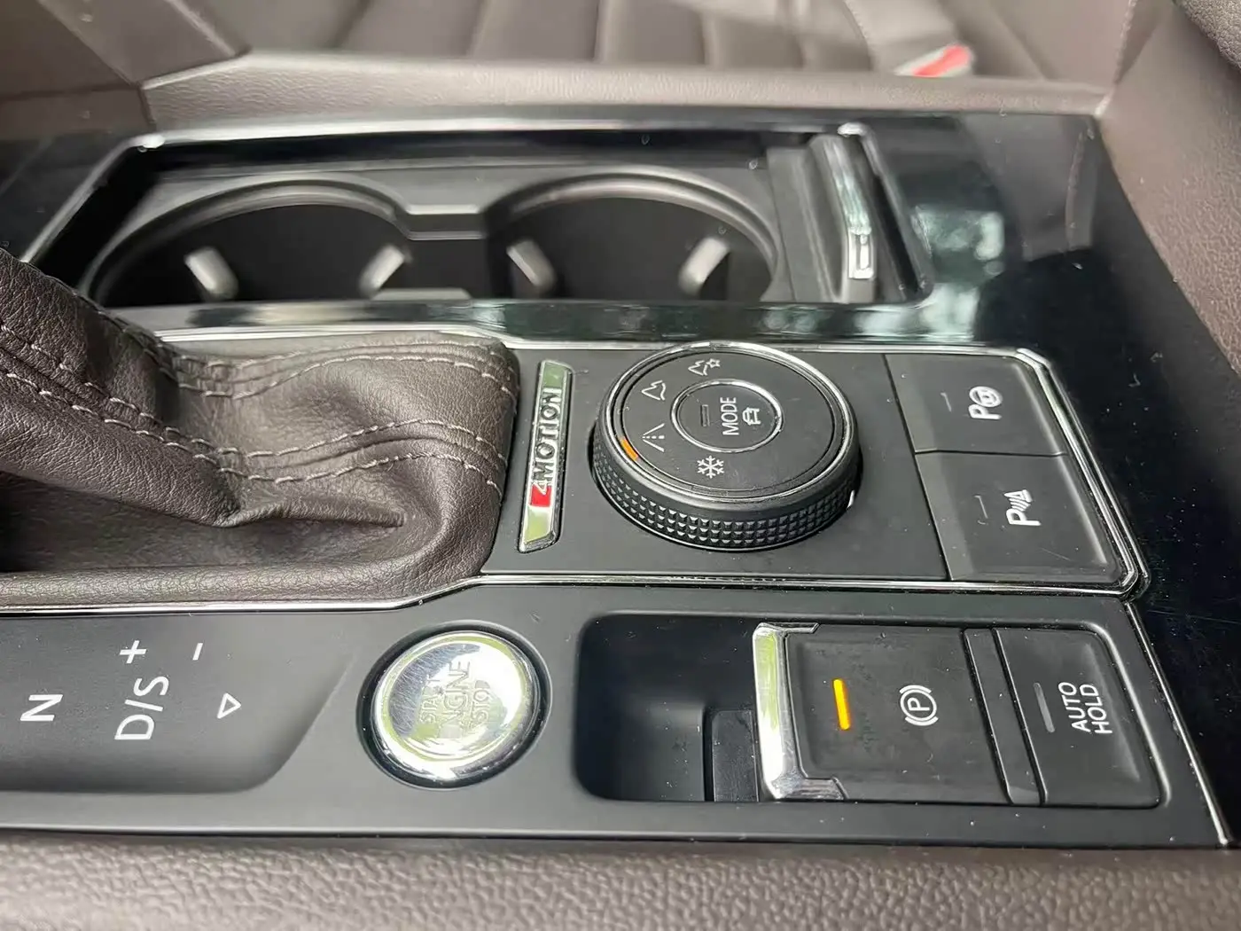 Volkswagen Teramont 2018 — Photo 12/16
