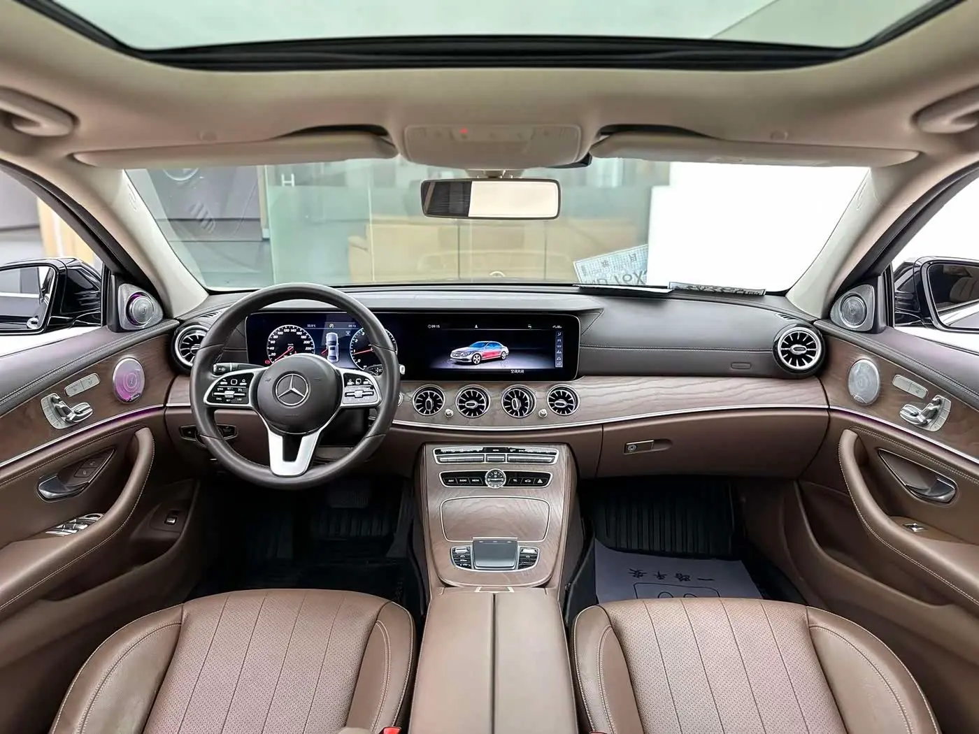 Mercedes-Benz E-Class 2019 — Photo 4/8