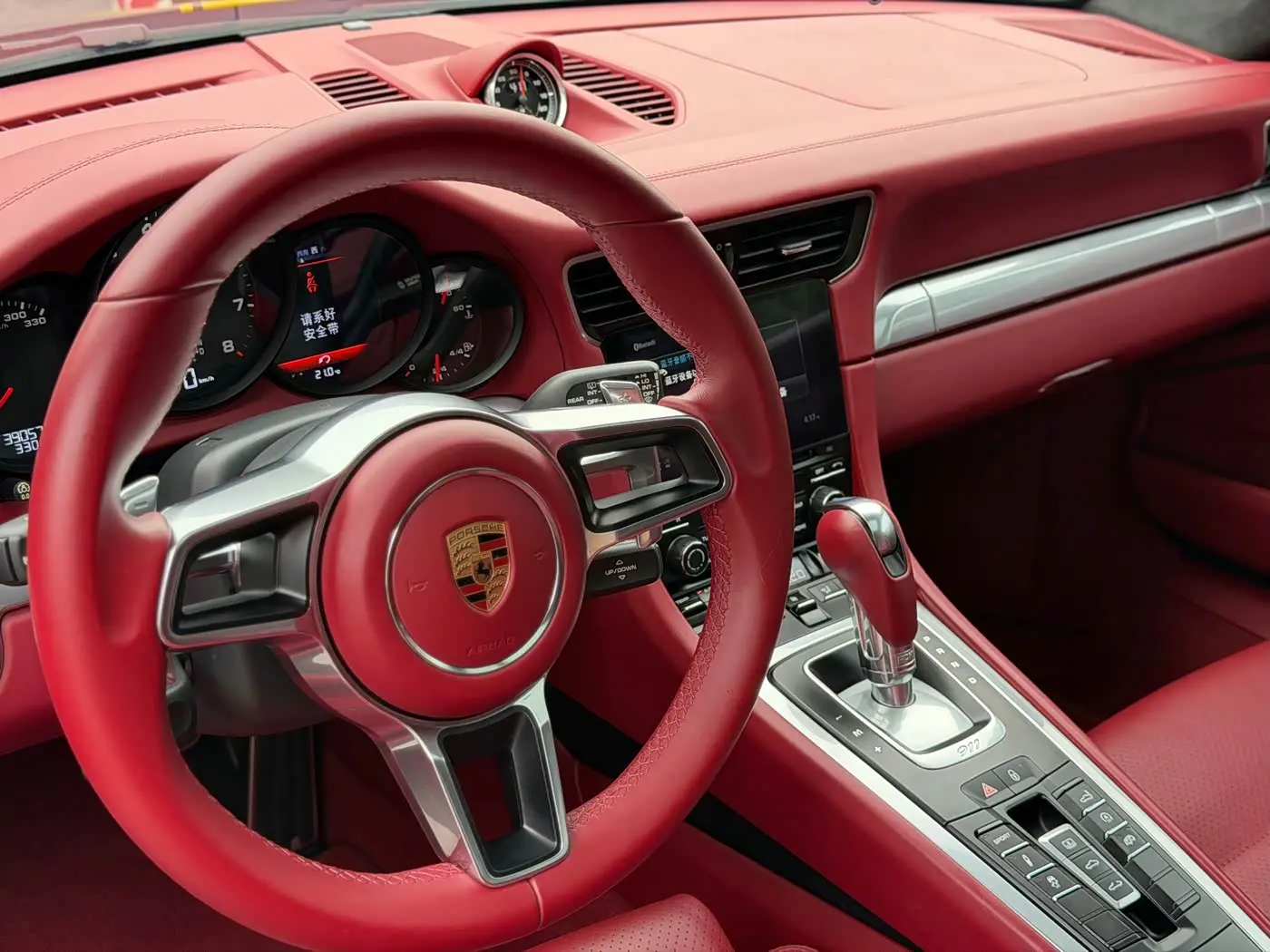 Porsche 911 2018 — Photo 17/19