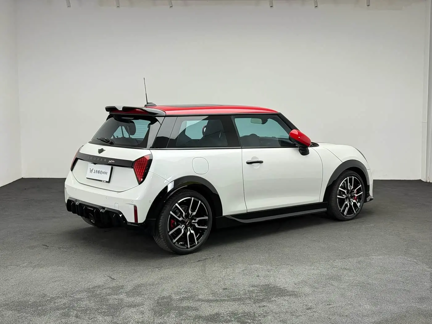 MINI JCW 2025 — Фото 14/17
