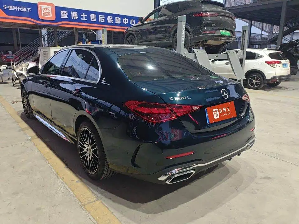 Mercedes-Benz C-Class 2024 — Photo 6/9