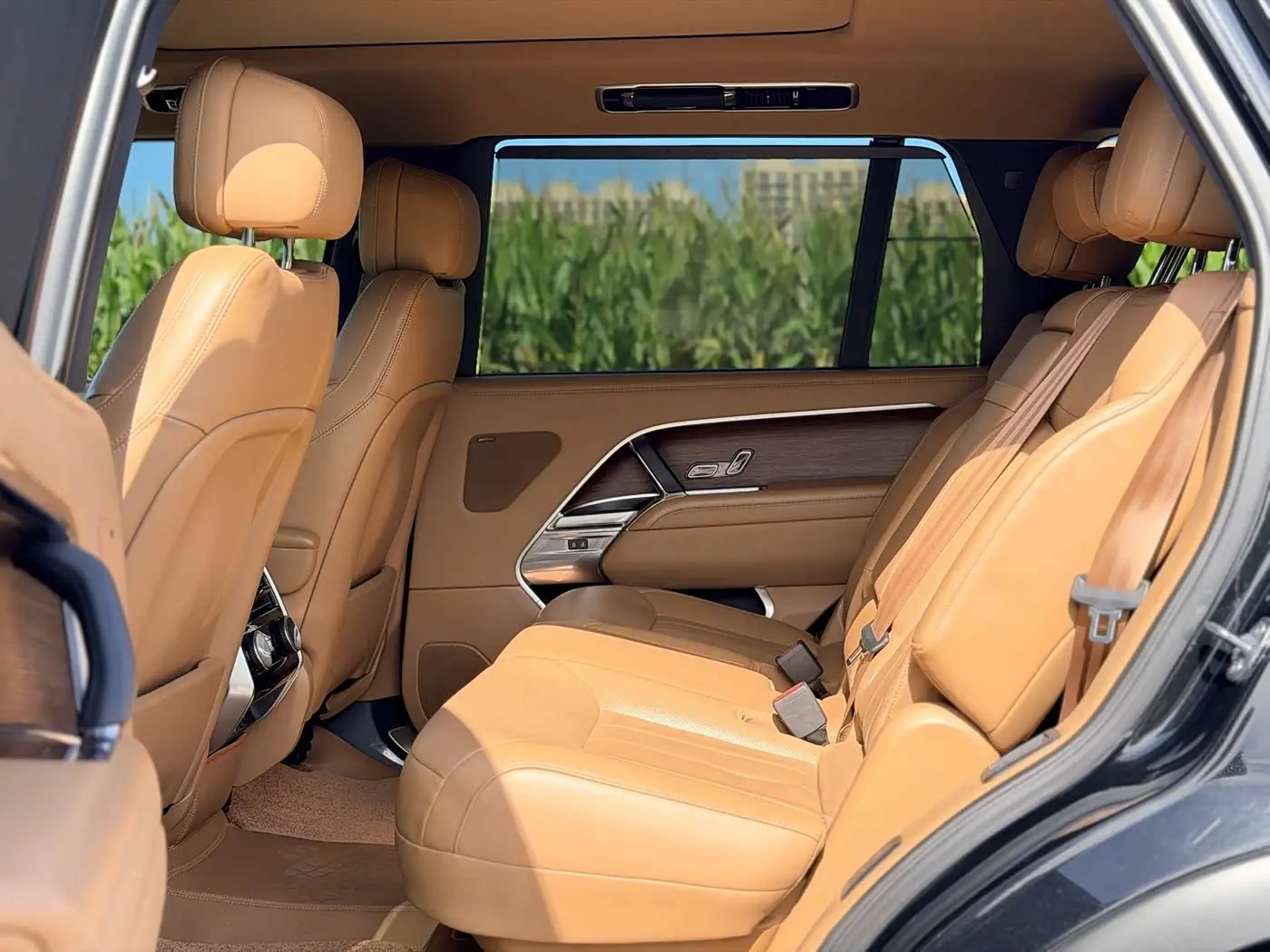 Land Rover Range Rover 2023 — Фото 17/20