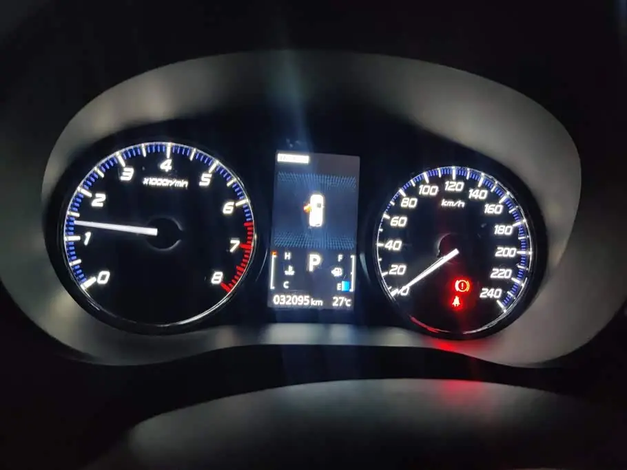 Mitsubishi Outlander 2020 — Photo 14/16