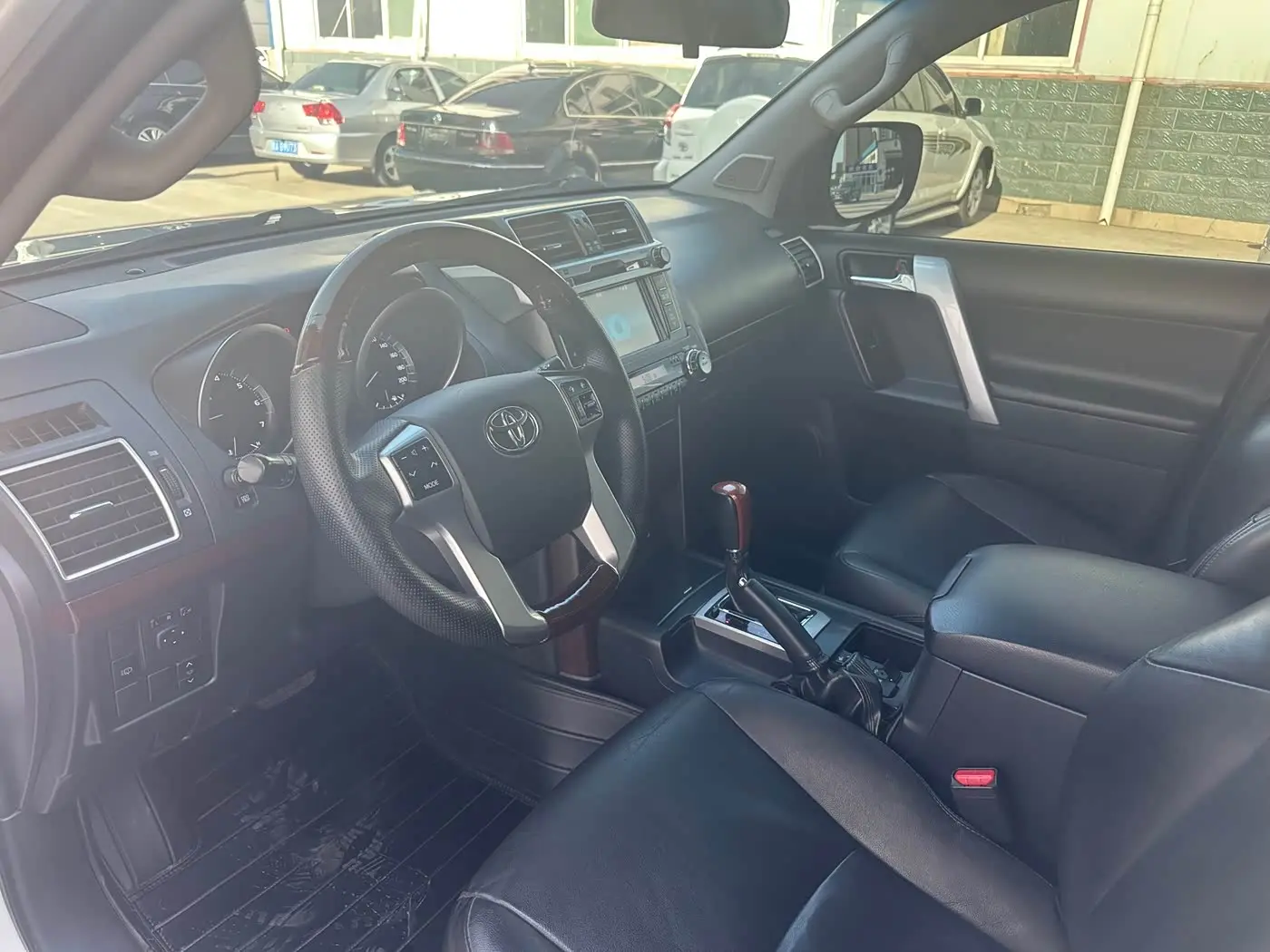 Toyota Prado 2016 — ფოტო 7/20