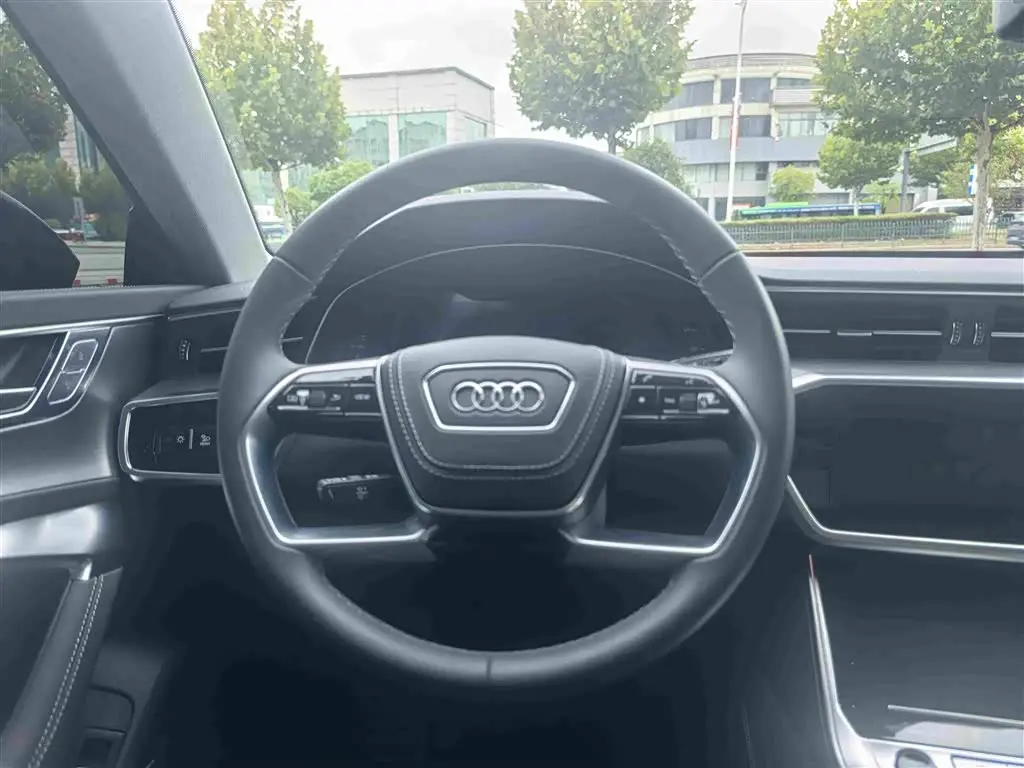 Audi A7L 2024 — Фото 12/17