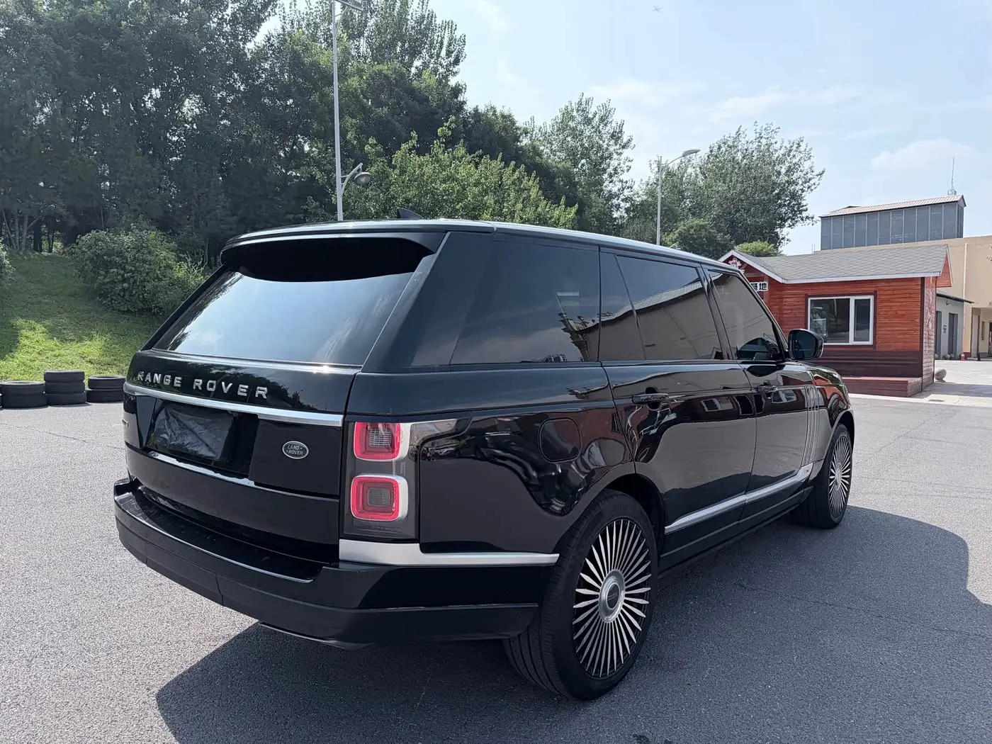 Land Rover Range Rover 2018 — Photo 4/9