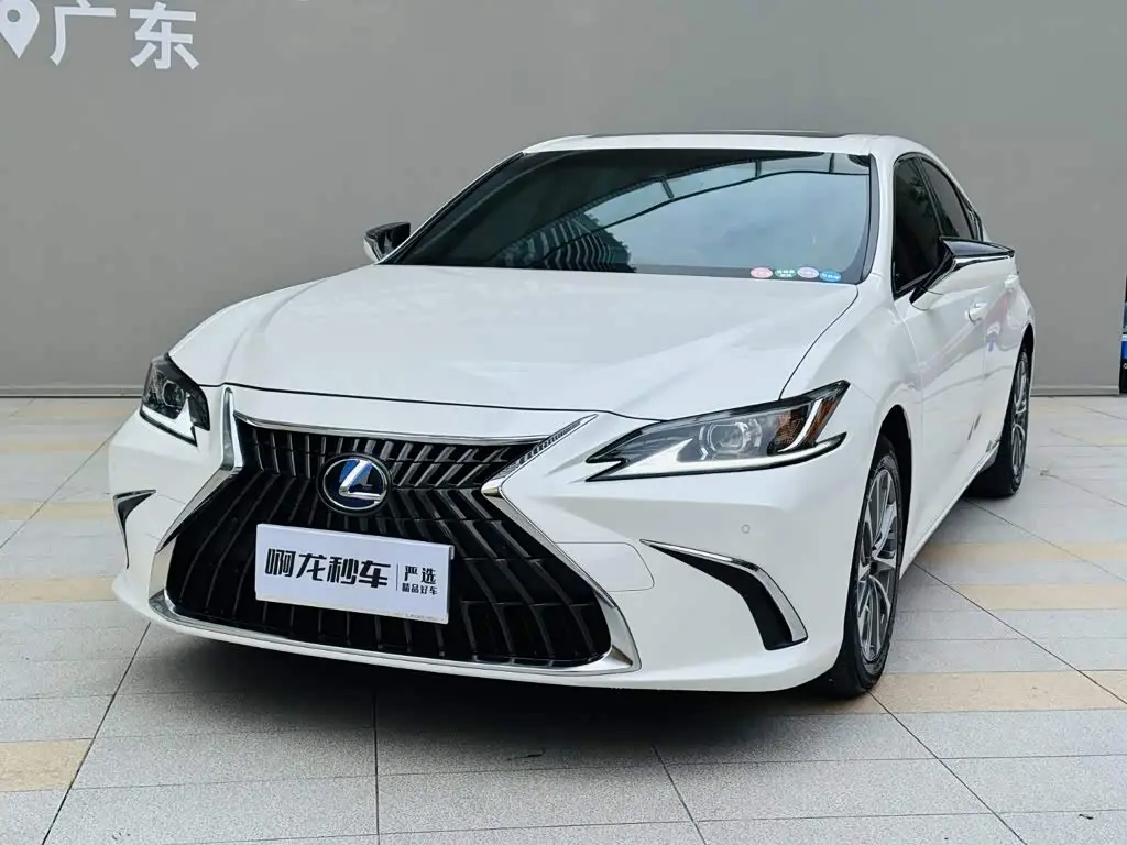 Lexus ES 2022 — Фото 18/20