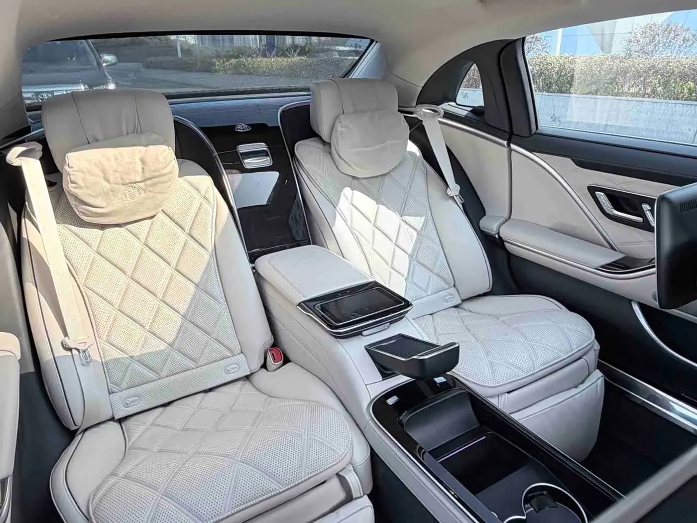 Mercedes-Benz Maybach S-Class 2023 — Фото 12/12