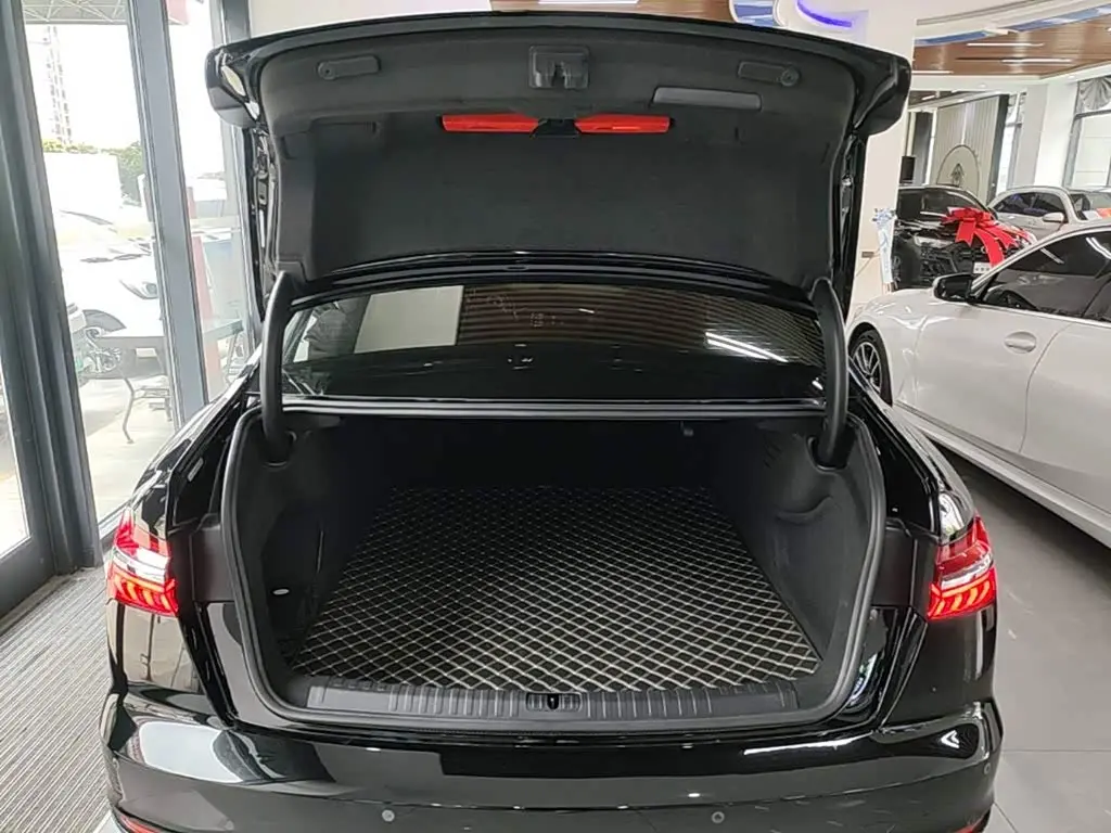 Audi A6L 2021 — Photo 19/20