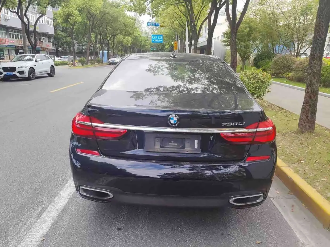 BMW 7 Series 2018 — Фото 3/9