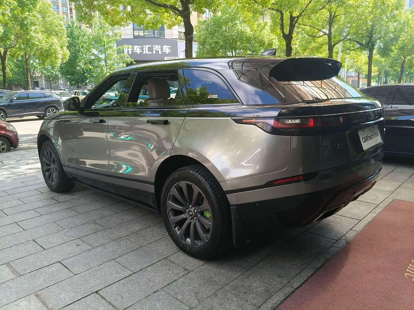Land Rover Range Rover Velar 2017 — Фото 15/16