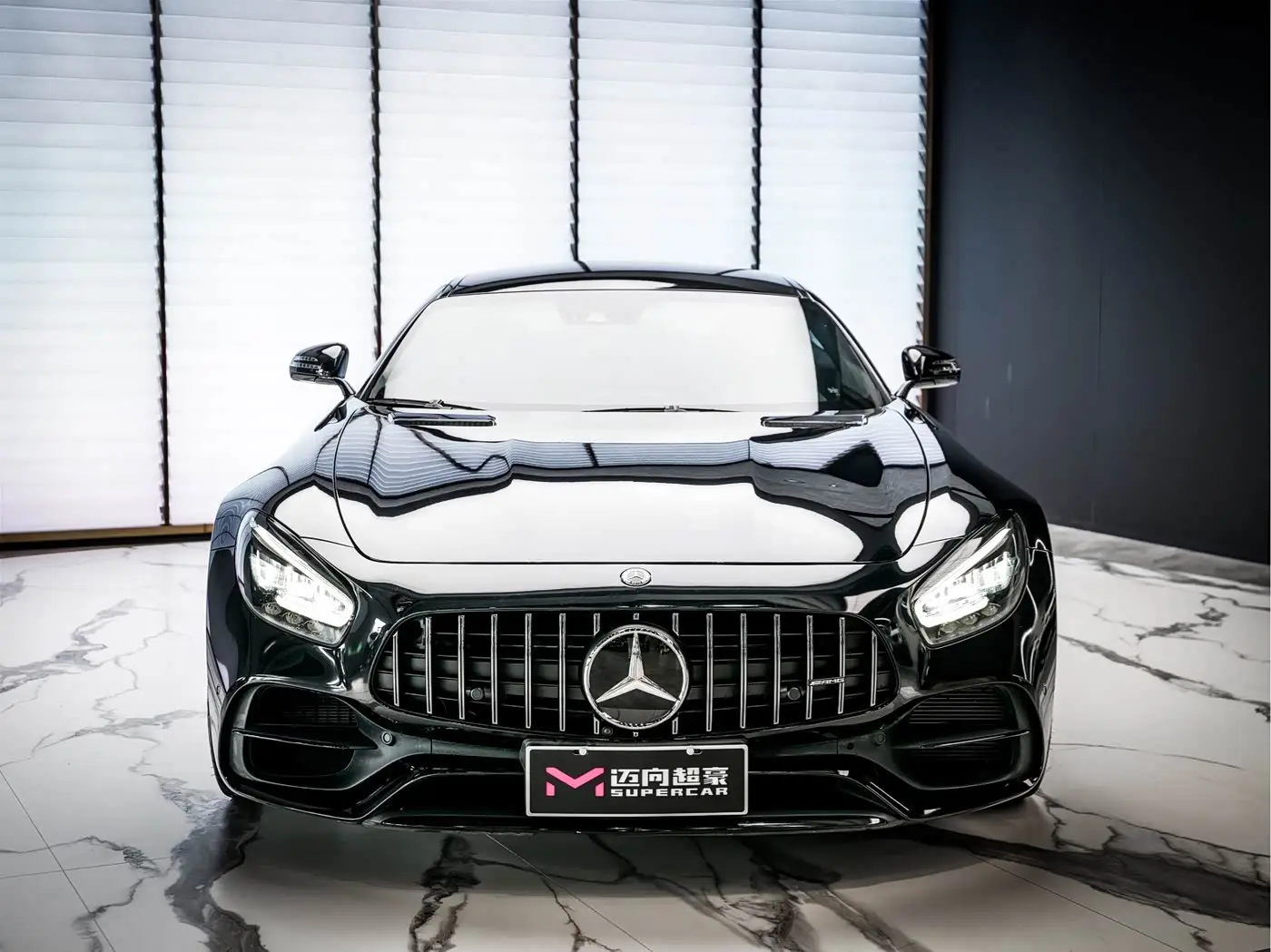 Mercedes-Benz AMG GT 2021 — Фото 3/16