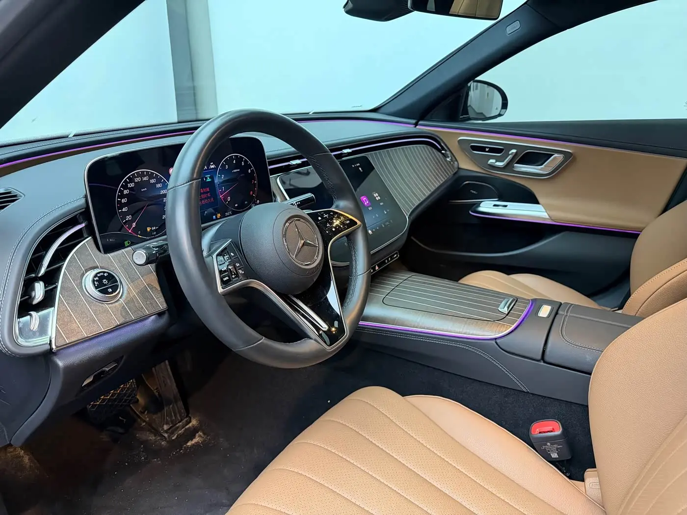 Mercedes-Benz E-Class 2024 — Фото 15/19