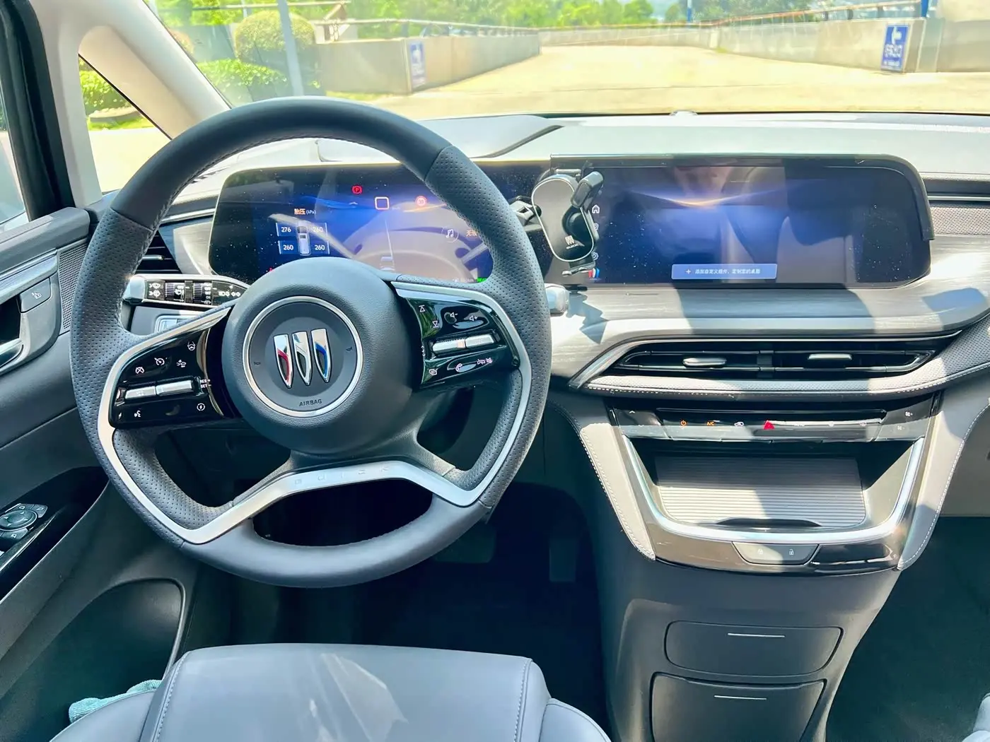 Buick GL8 New Energy 2025 — Photo 11/15