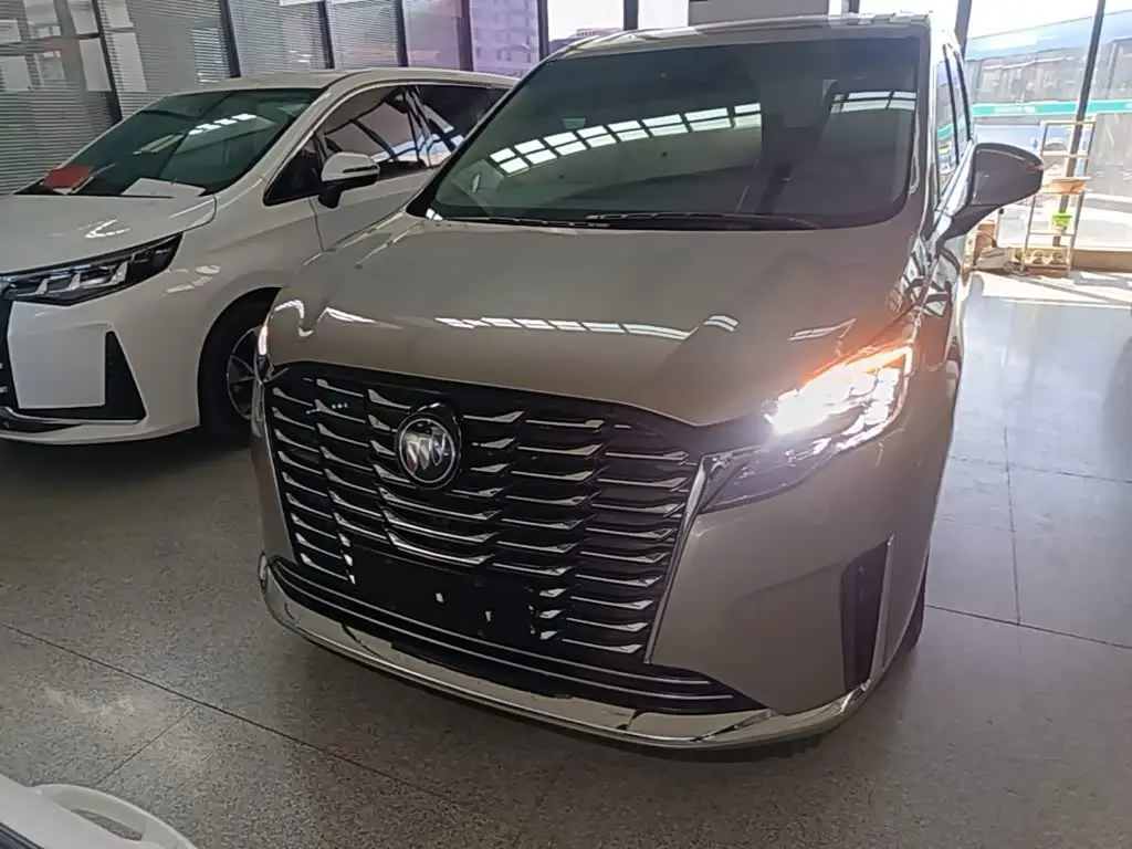 Buick GL8 2024 — Photo 3/20