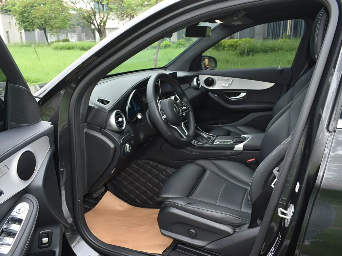 Mercedes-Benz GLC 2020 — Фото 11/20