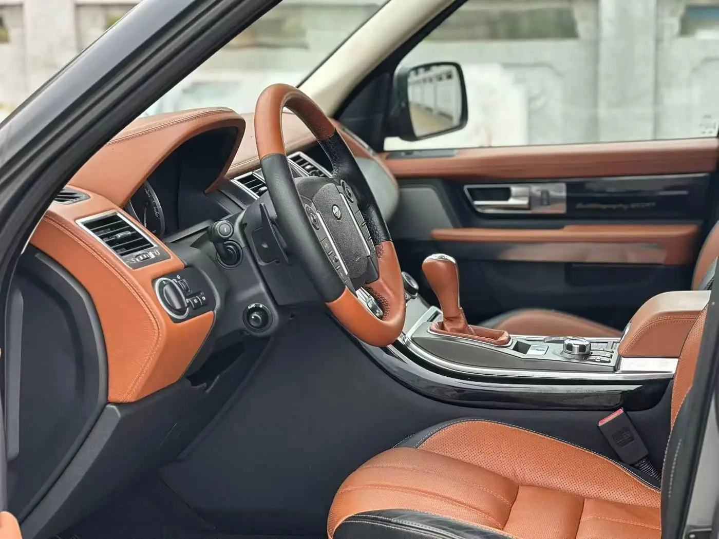 Land Rover Range Rover Sport 2010 — Фото 4/9