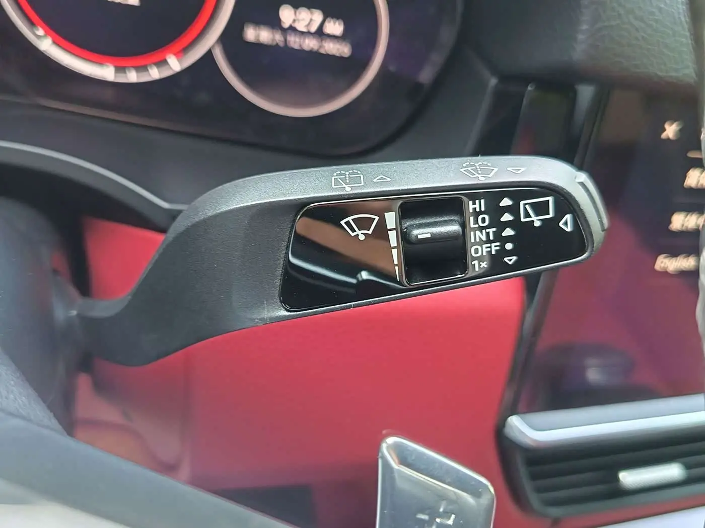Porsche Cayenne 2023 — Photo 19/20