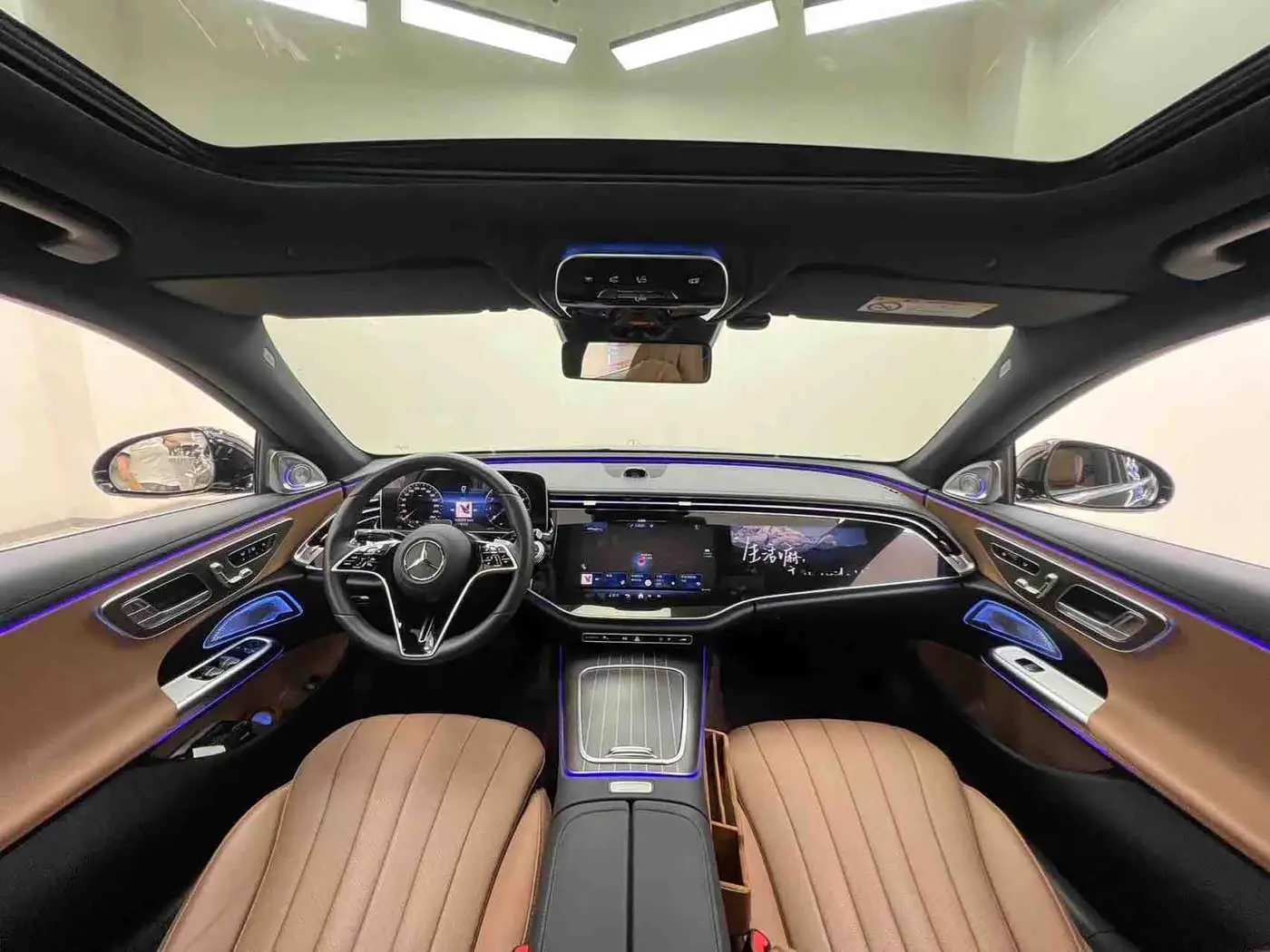 Mercedes-Benz E-Class 2024 — Photo 17/20