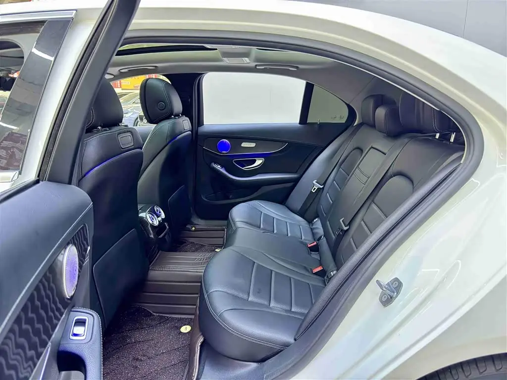 Mercedes-Benz C-Class 2019 — Фото 7/16