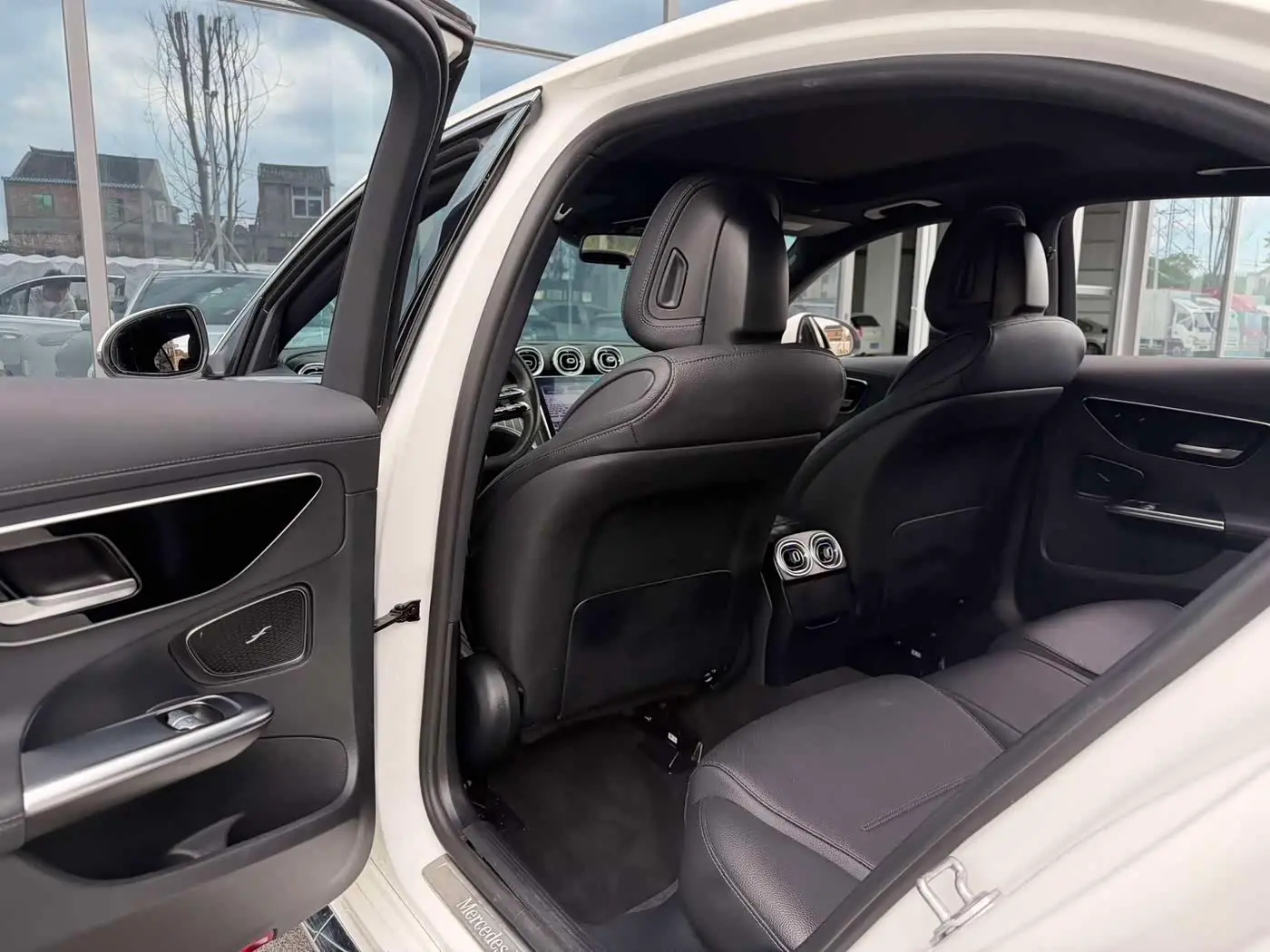 Mercedes-Benz C-Class 2023 — Фото 10/16