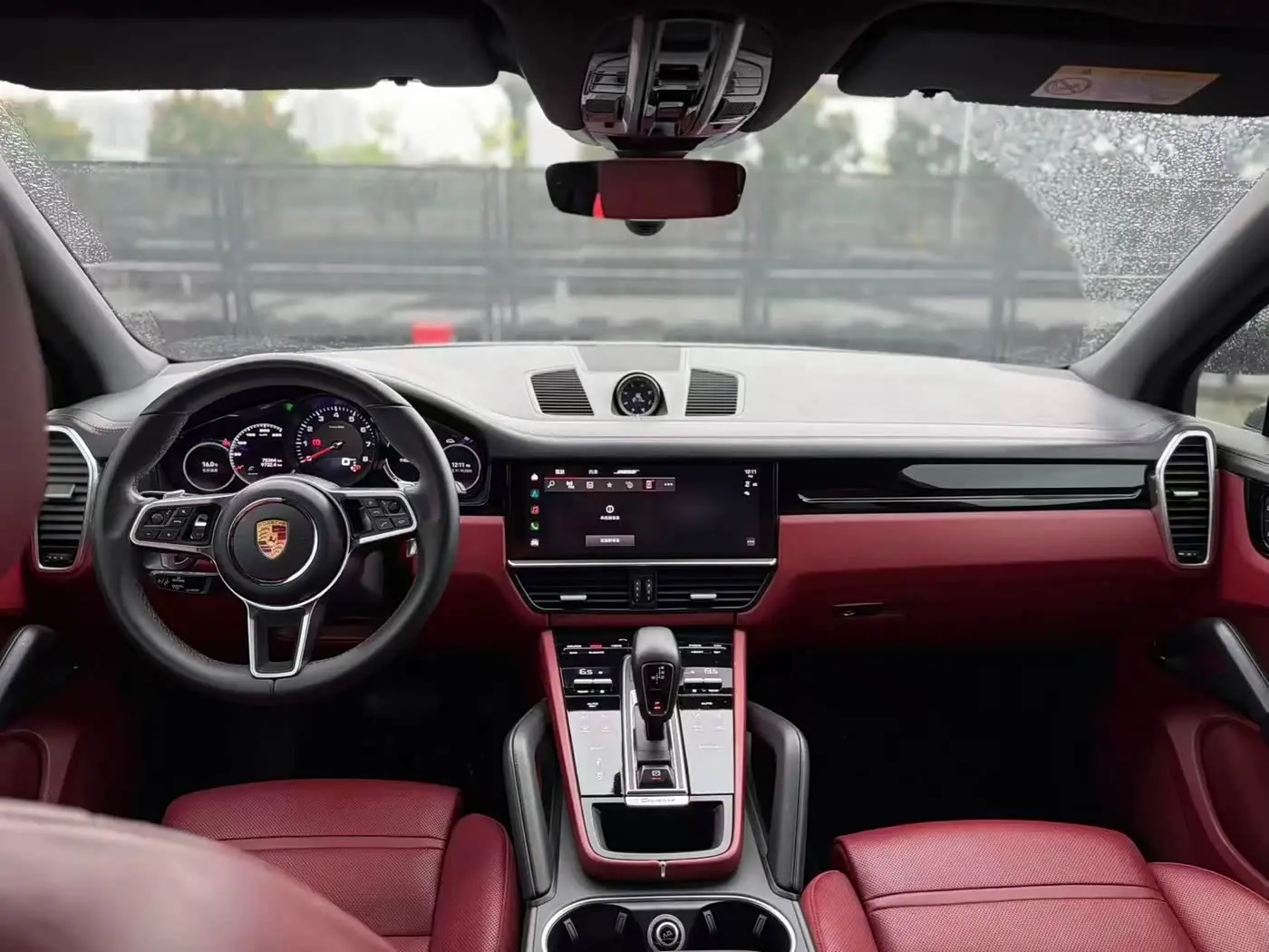 Porsche Cayenne 2022 — Photo 6/9