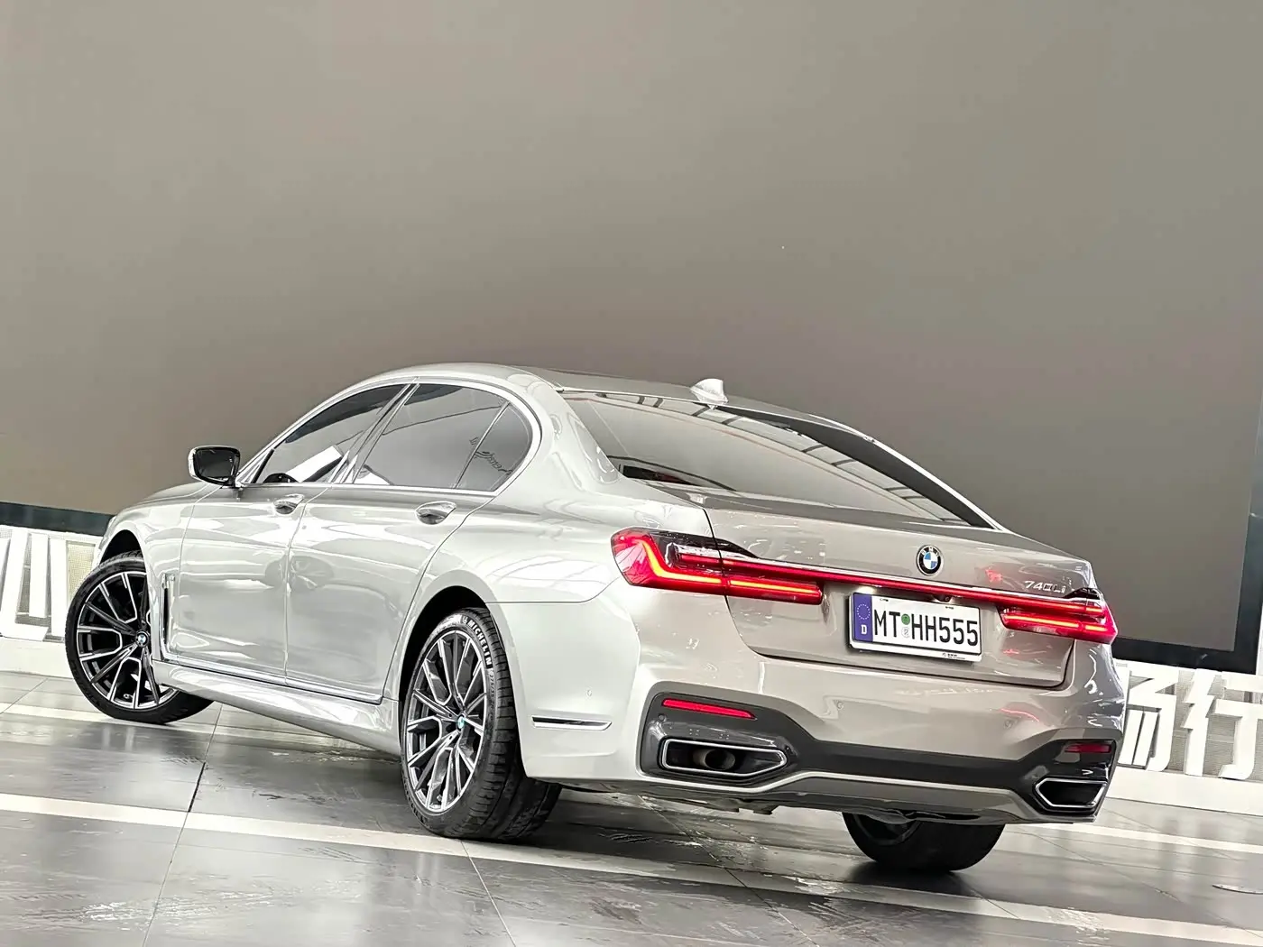 BMW 7 Series 2019 — Photo 4/12
