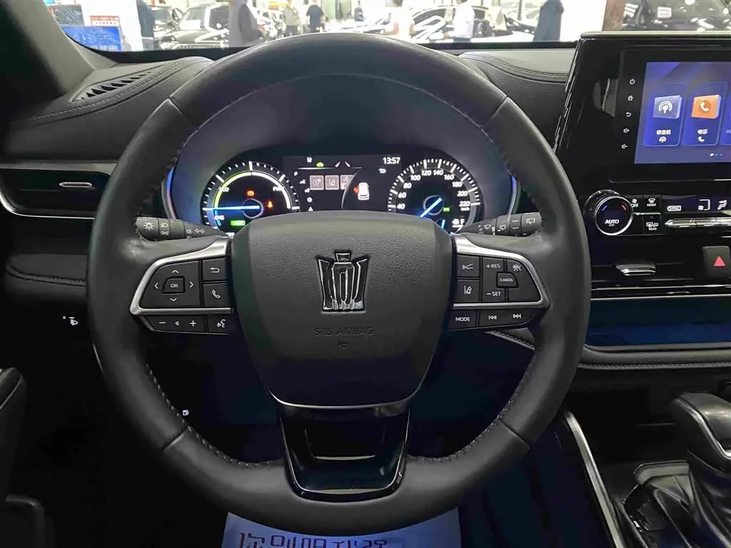 Toyota Crown Kluger 2024 — Photo 11/18