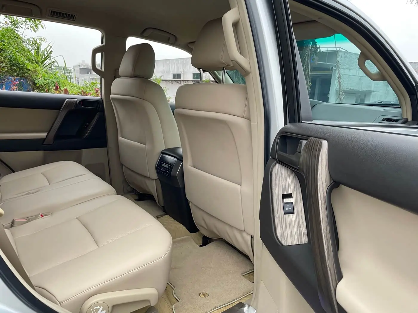 Toyota Prado 2010 — Photo 15/20