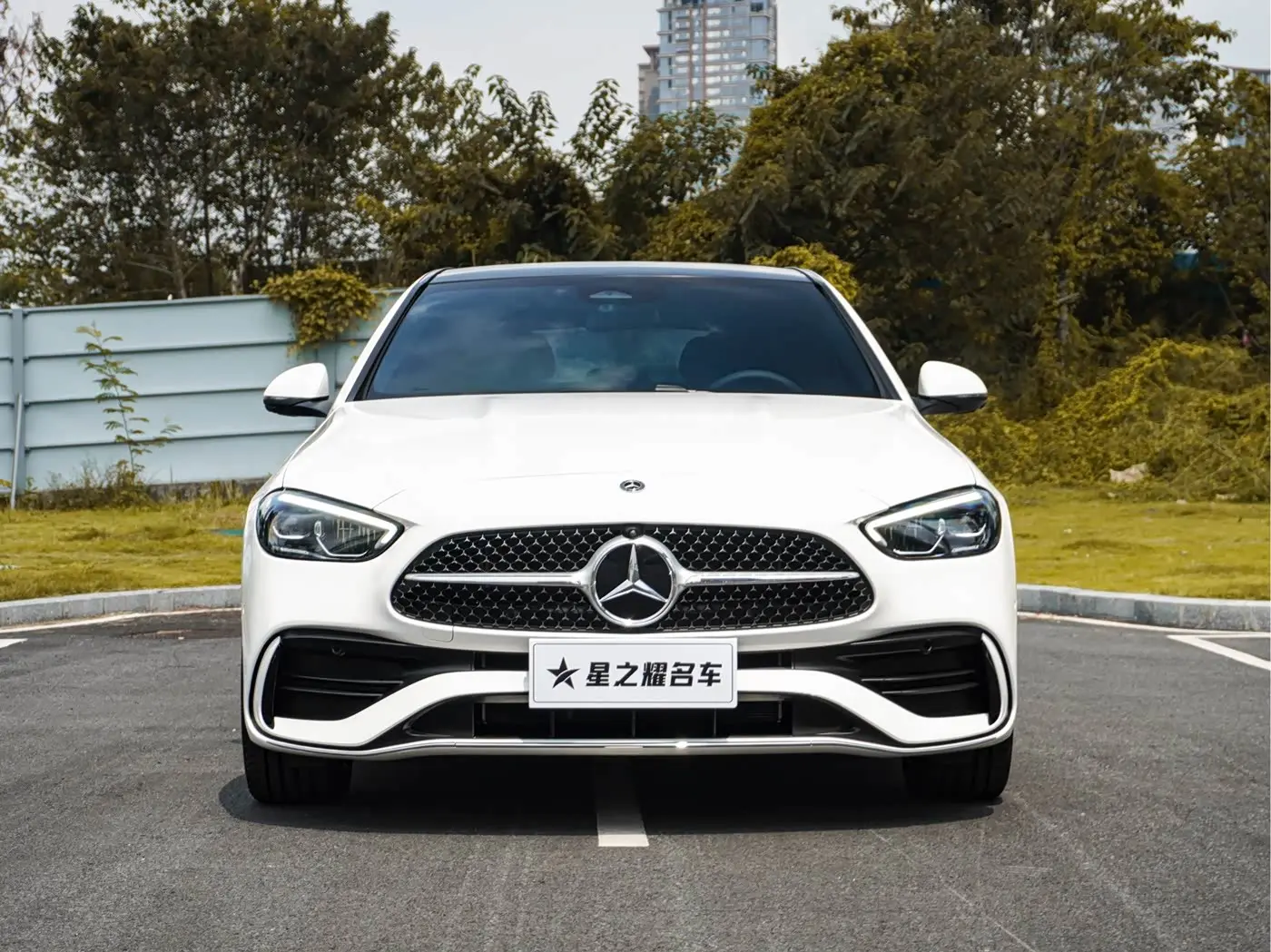 Mercedes-Benz C-Class 2025 — Photo 3/20