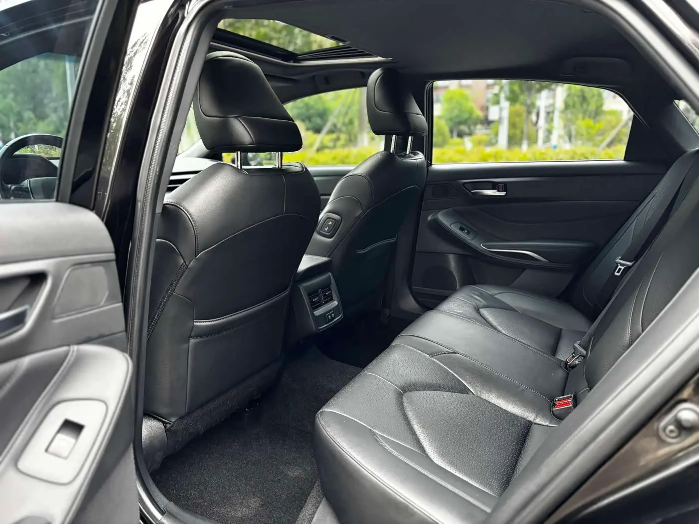 Toyota Avalon 2020 — Photo 9/9