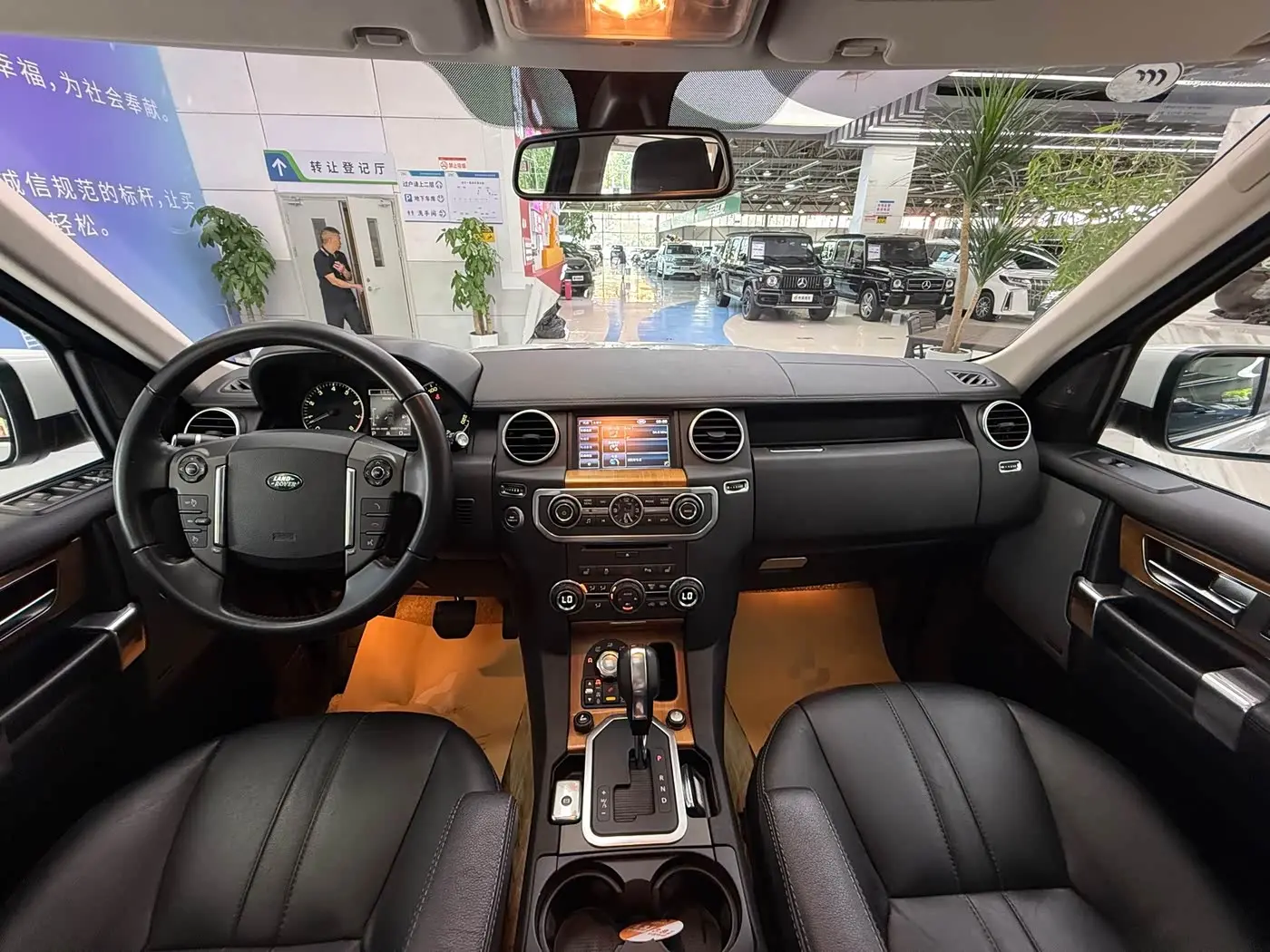 Land Rover Discovery 2012 — Фото 18/20