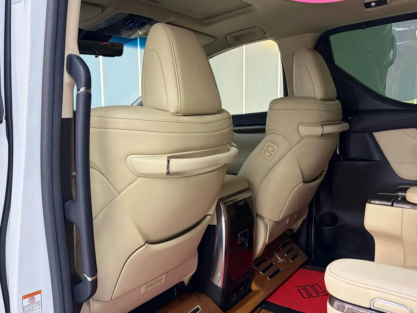 Toyota Vellfire 2020 — Photo 16/20