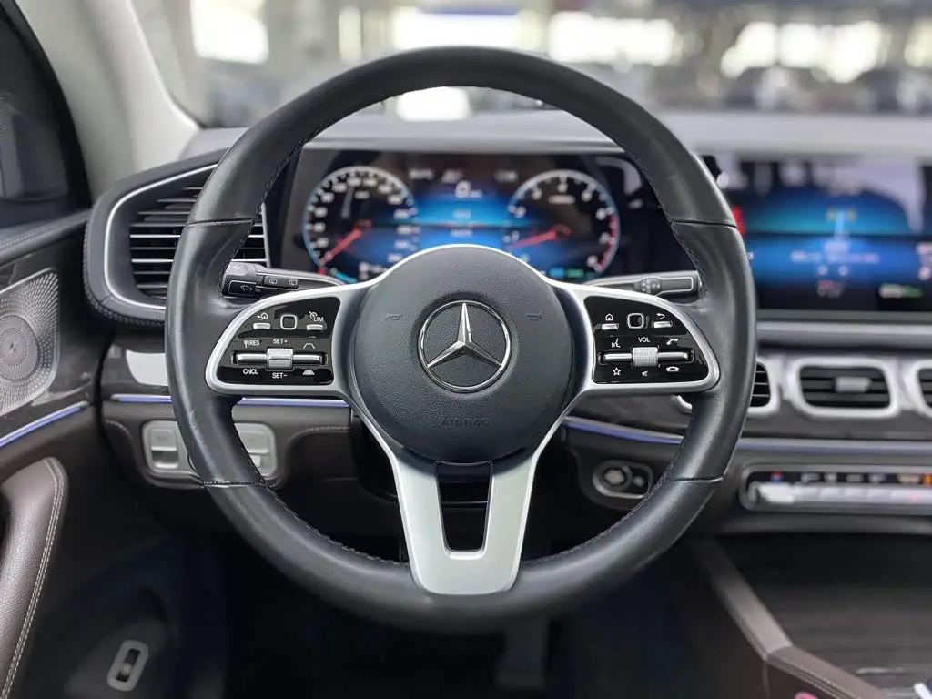 Mercedes-Benz GLS 2022 — Фото 18/20