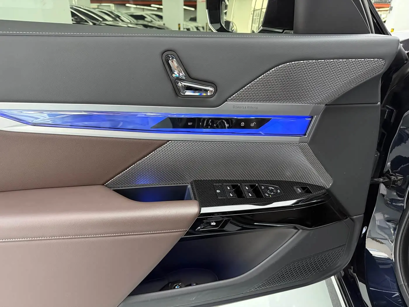 BMW 7 Series 2023 — Фото 15/19