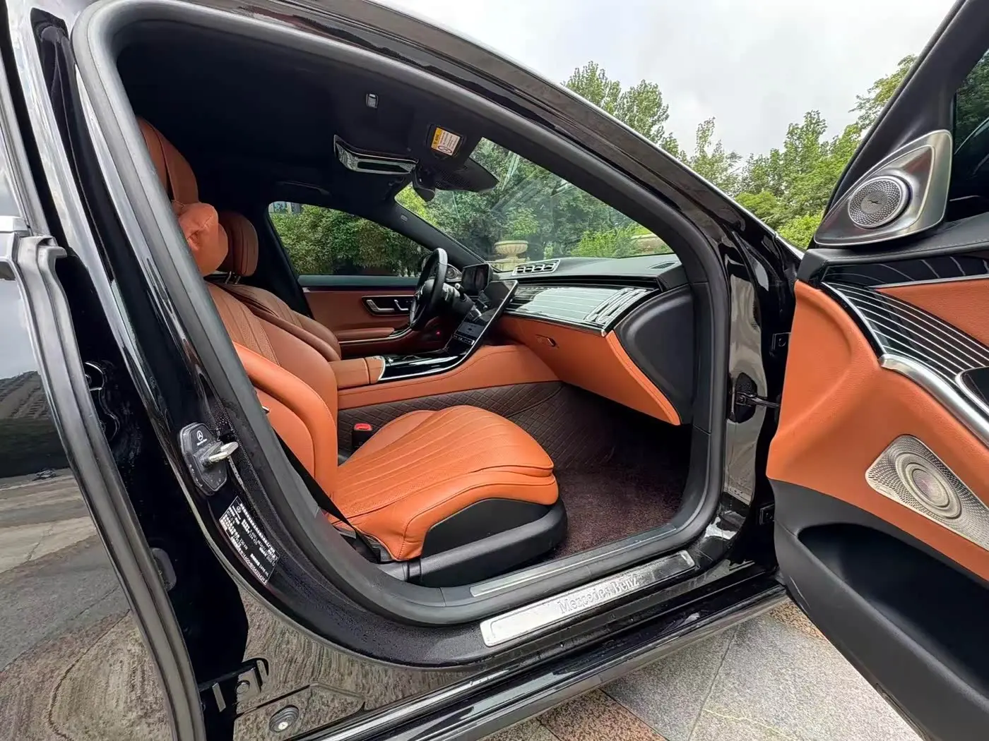 Mercedes-Benz S-Class 2025 — Photo 5/7