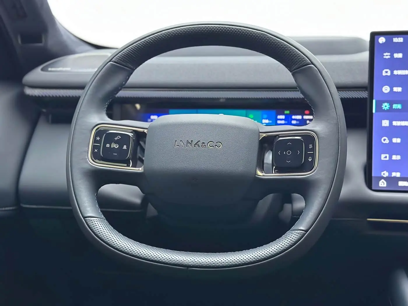 Lynk & Co 900 2025 — Photo 14/20