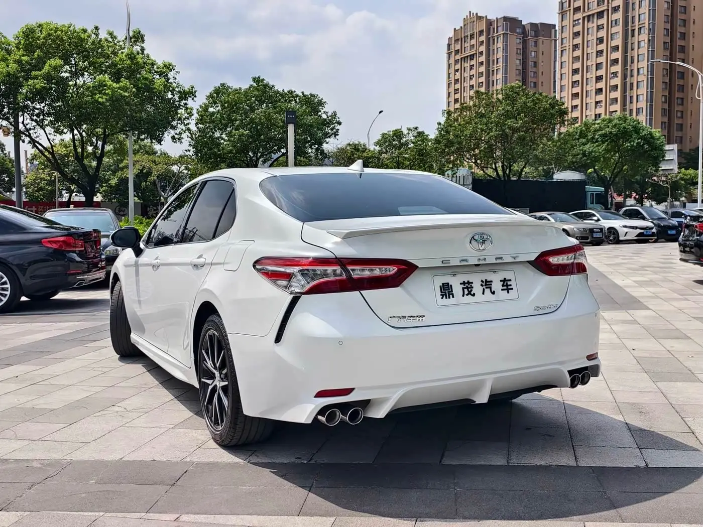 Toyota Camry 2023 — Фото 6/20