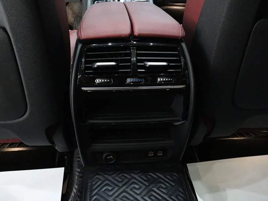 BMW 5 Series 2020 — Photo 8/20