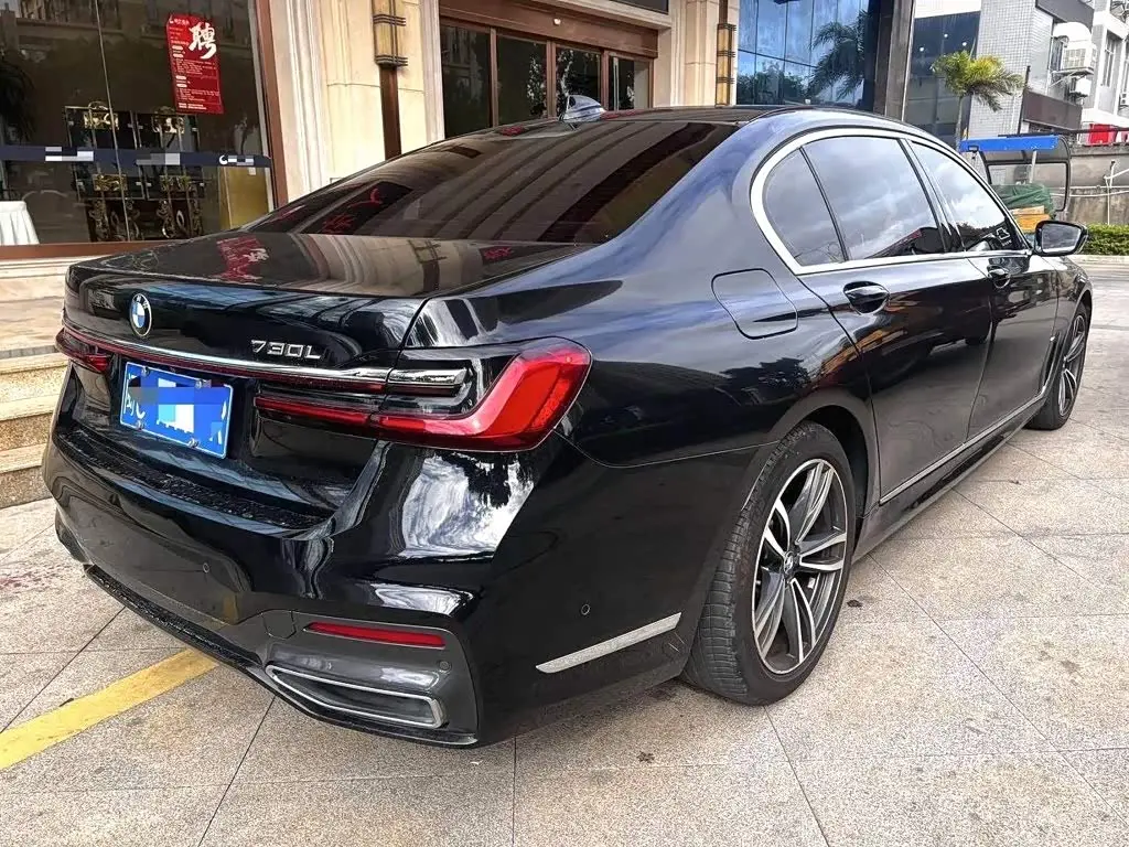 BMW 7 Series 2020 — Photo 8/10